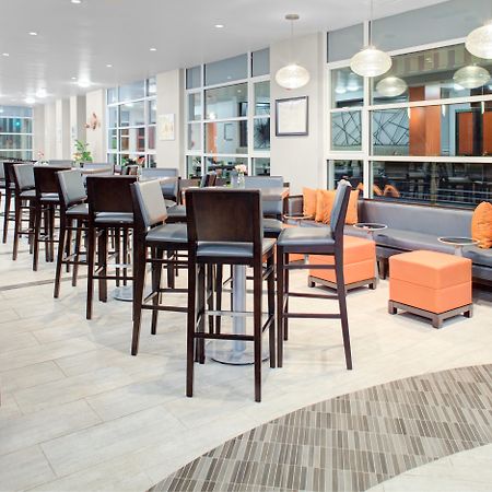 Holiday Inn Windsor - Wine Country By Ihg Exterior photo