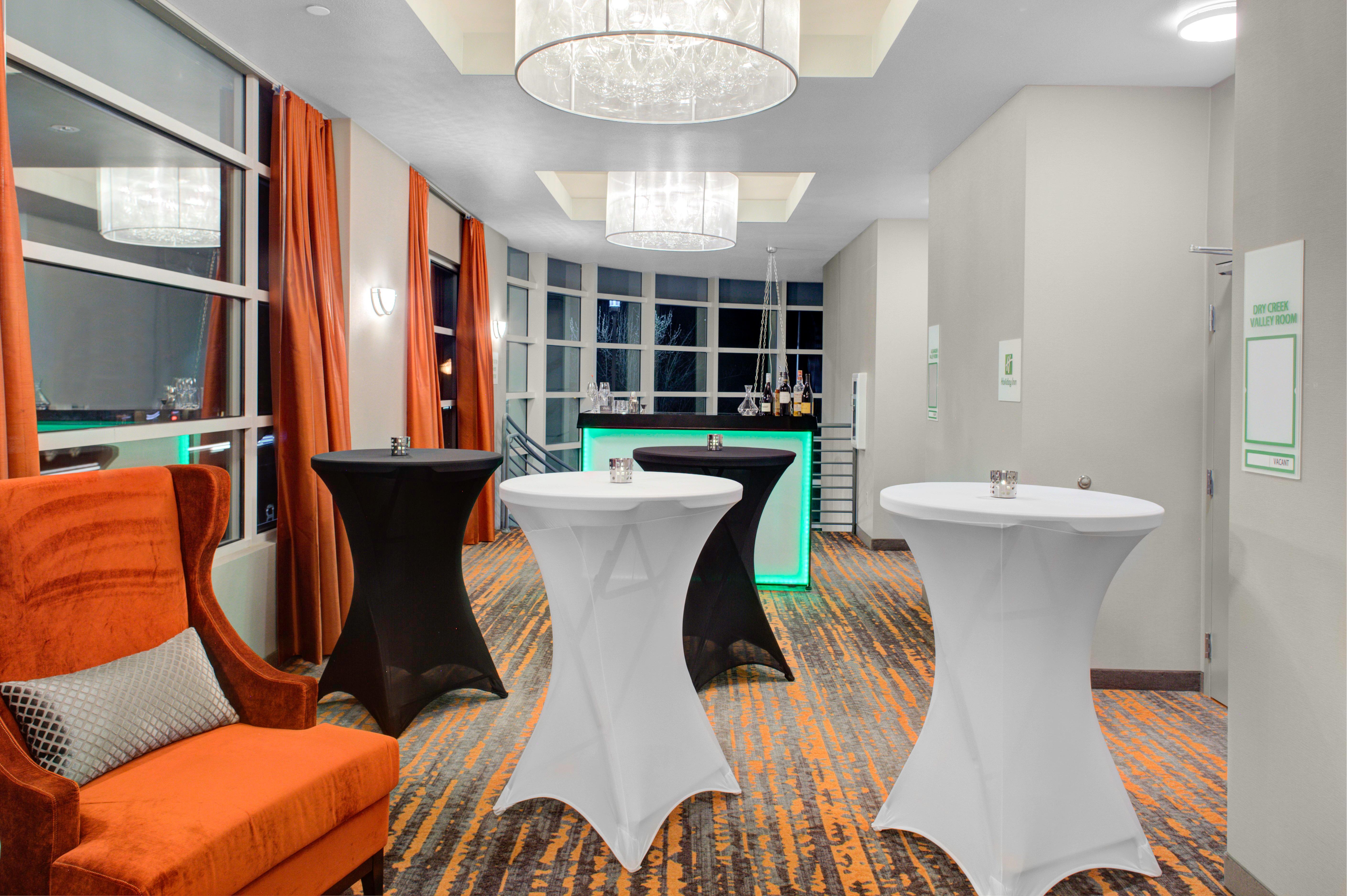 Holiday Inn Windsor - Wine Country By Ihg Exterior photo