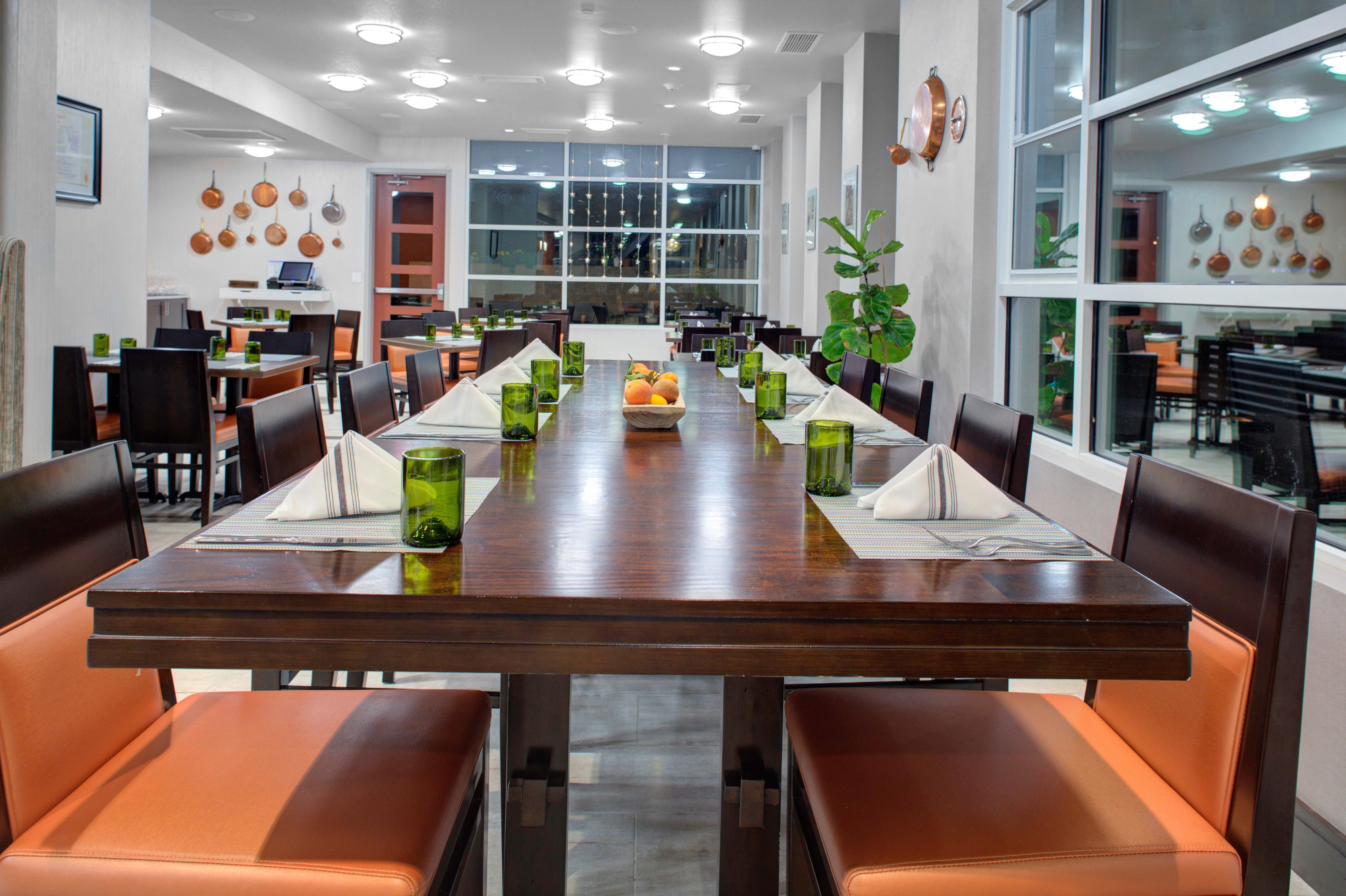 Holiday Inn Windsor - Wine Country By Ihg Exterior photo