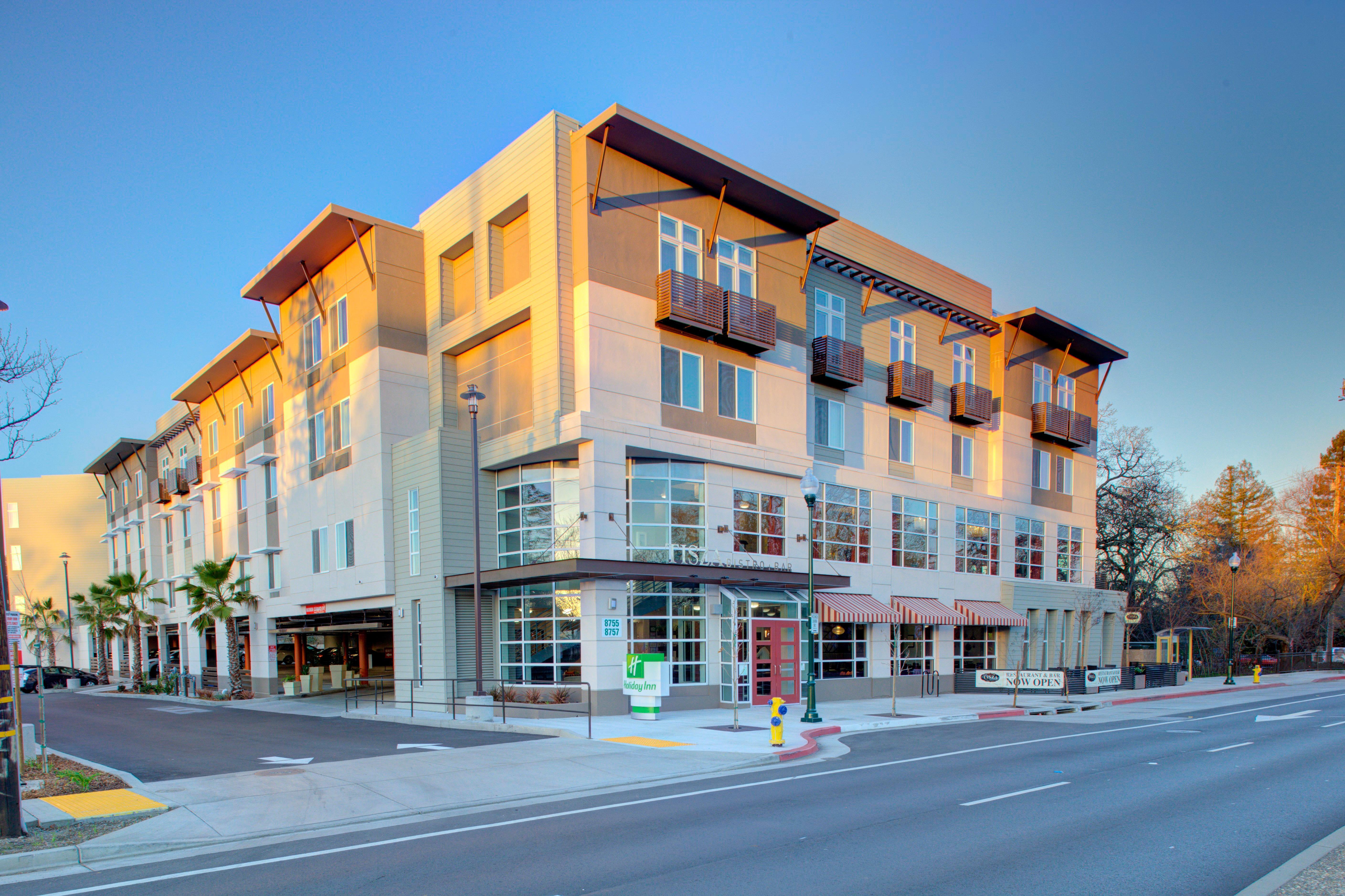 Holiday Inn Windsor - Wine Country By Ihg Exterior photo