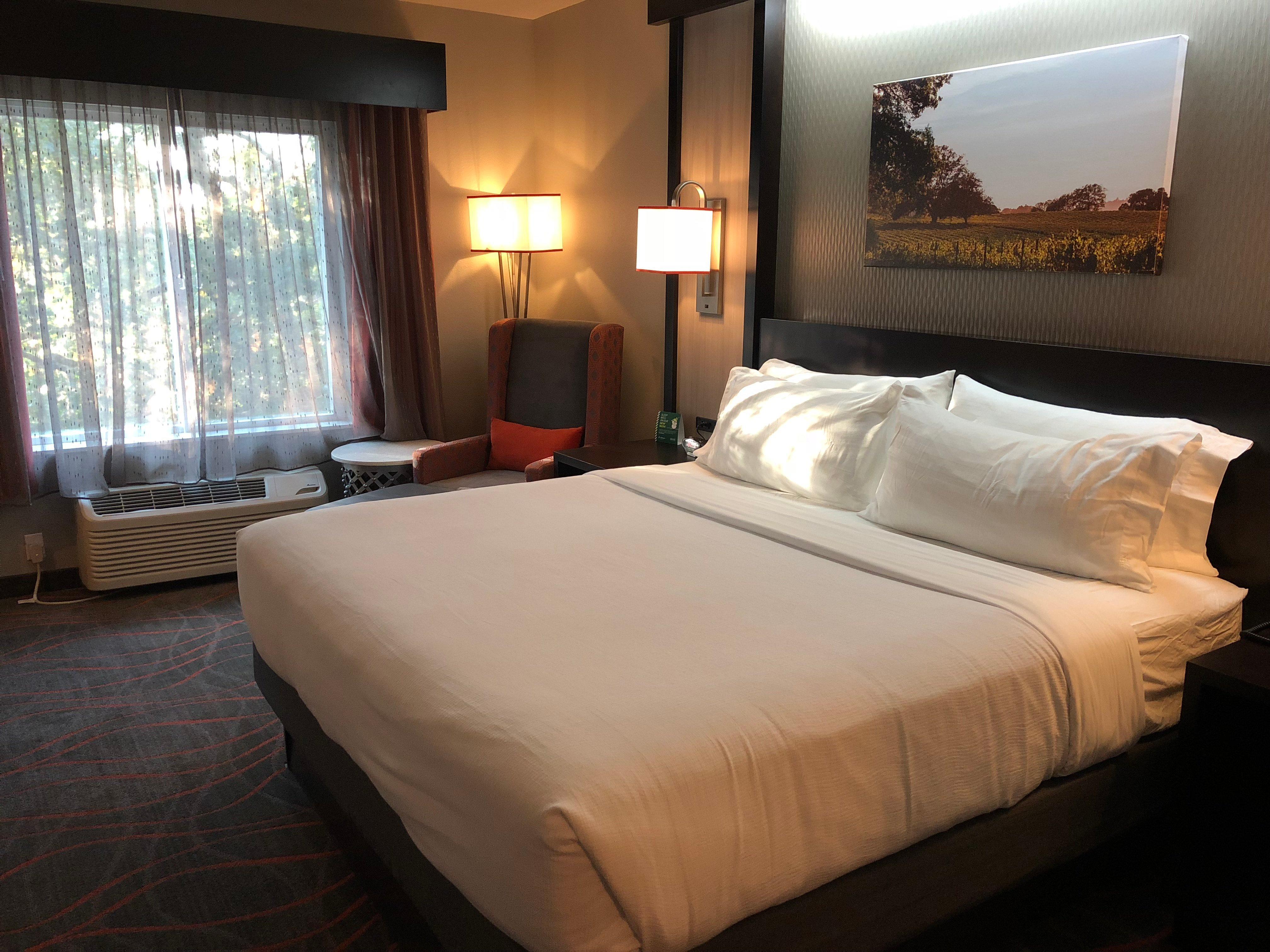 Holiday Inn Windsor - Wine Country By Ihg Exterior photo