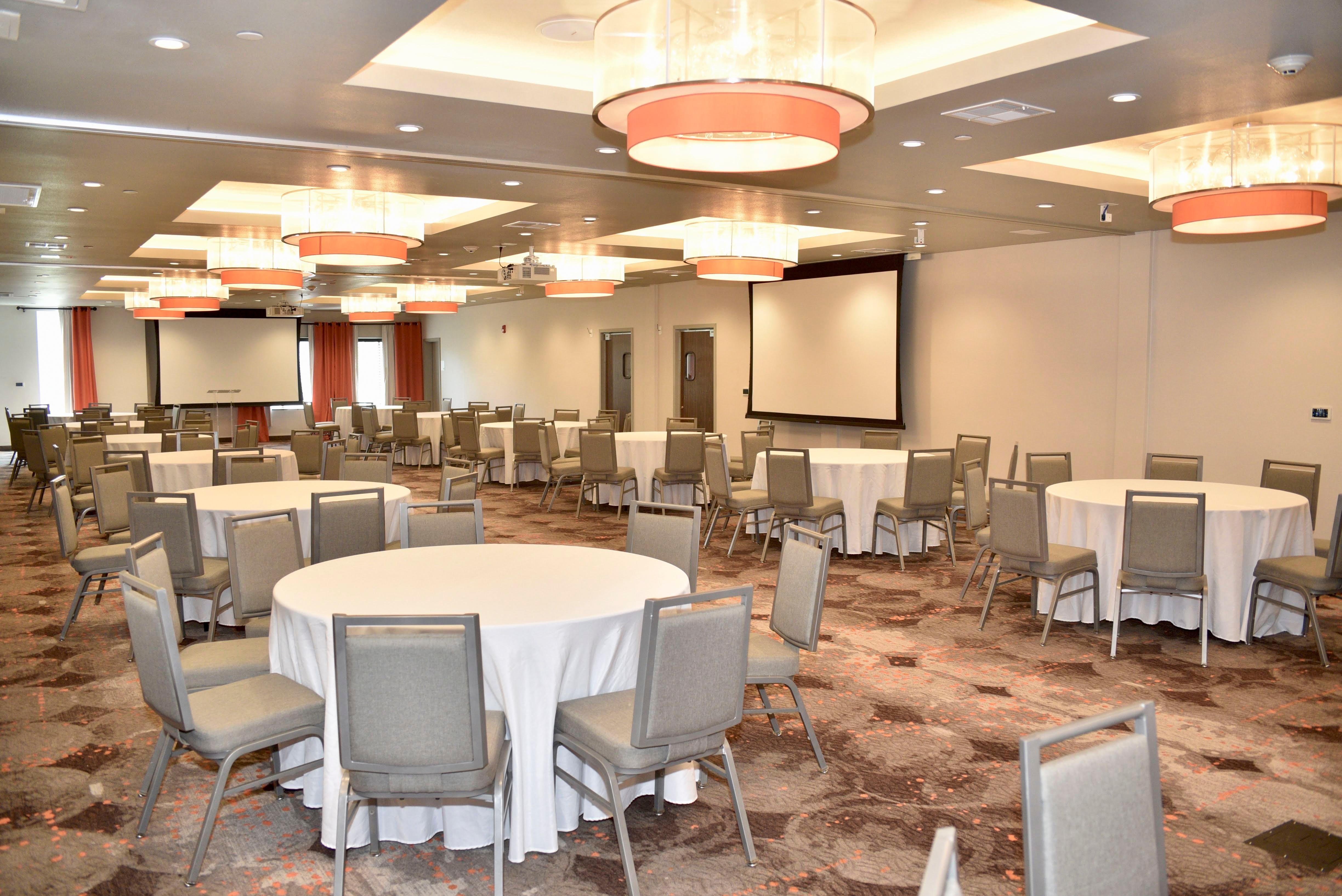 Holiday Inn Windsor - Wine Country By Ihg Exterior photo