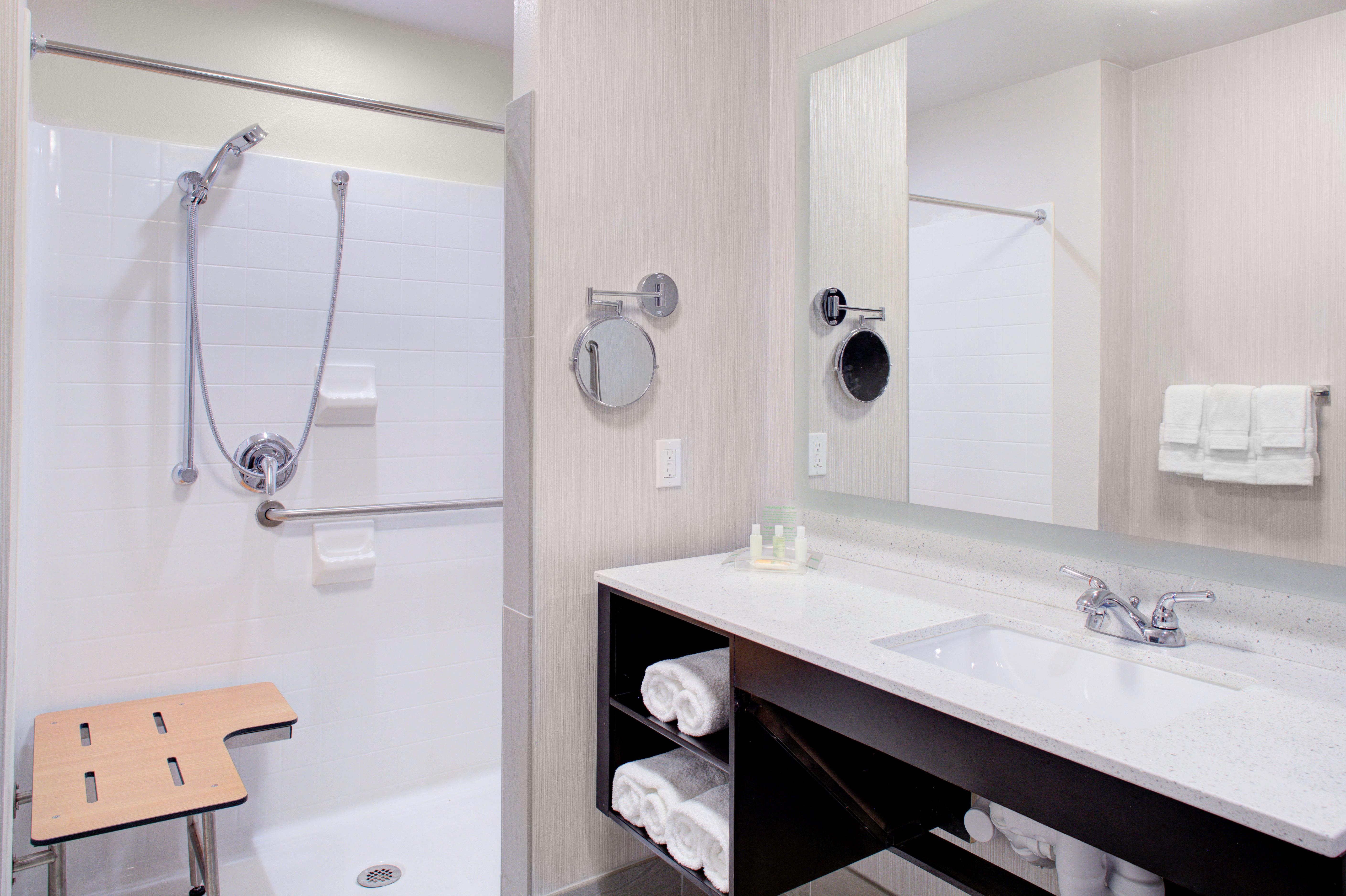 Holiday Inn Windsor - Wine Country By Ihg Exterior photo