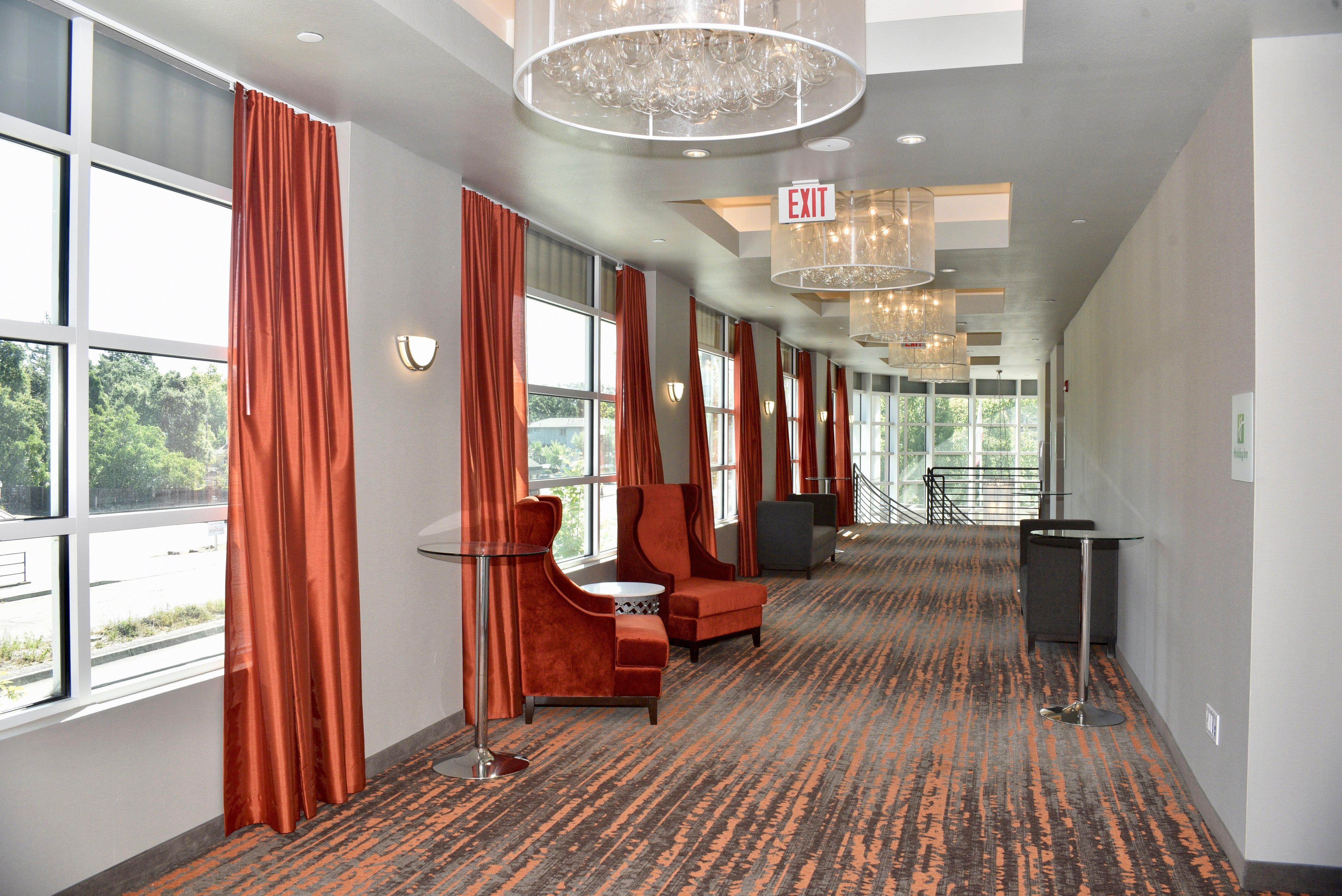 Holiday Inn Windsor - Wine Country By Ihg Exterior photo