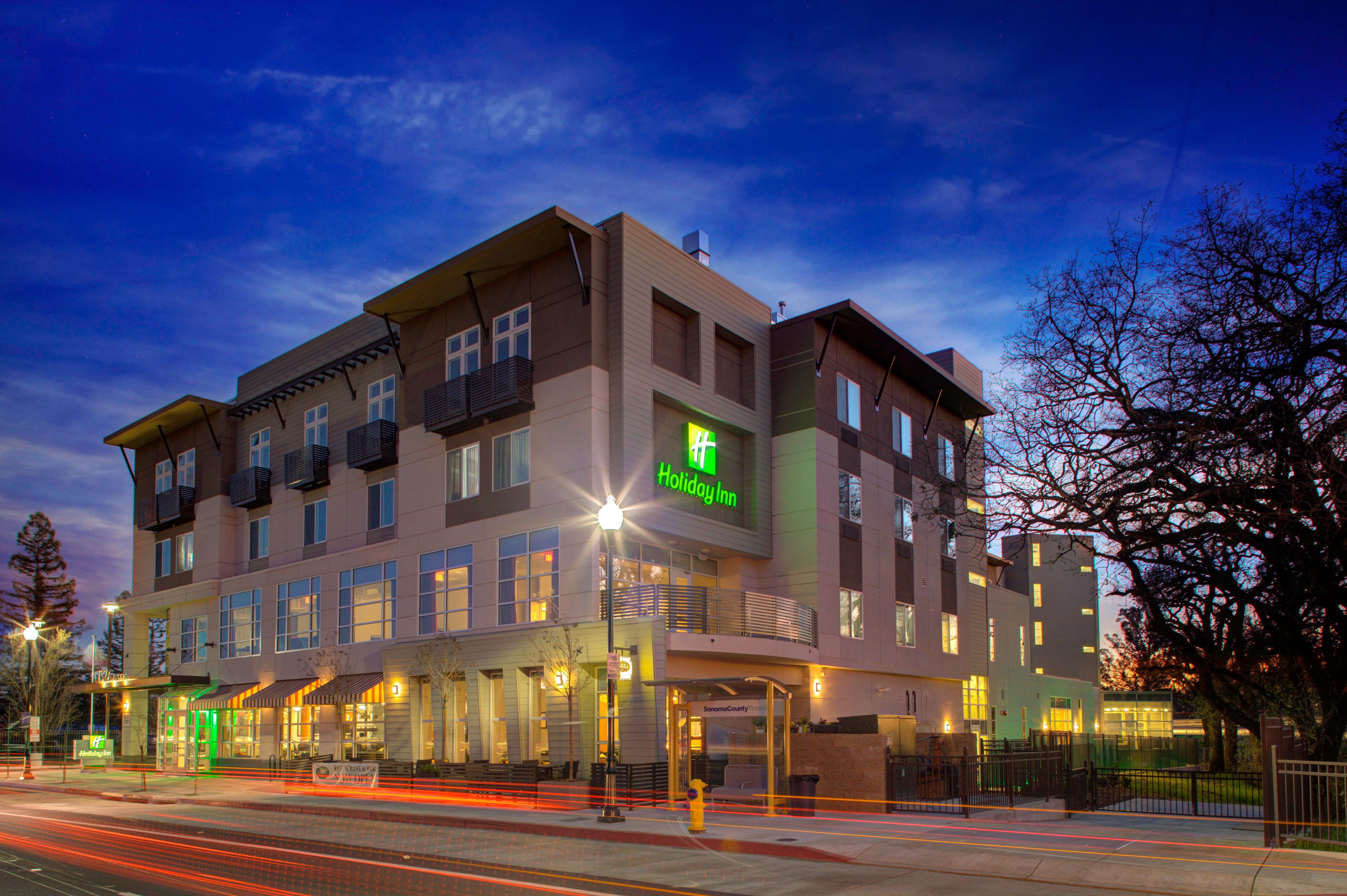 Holiday Inn Windsor - Wine Country By Ihg Exterior photo