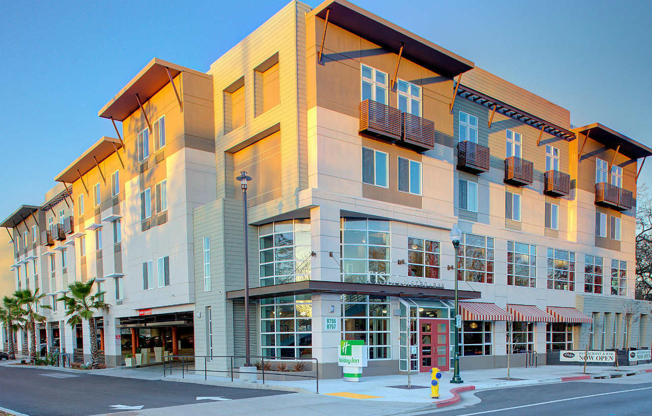 Holiday Inn Windsor - Wine Country By Ihg Exterior photo