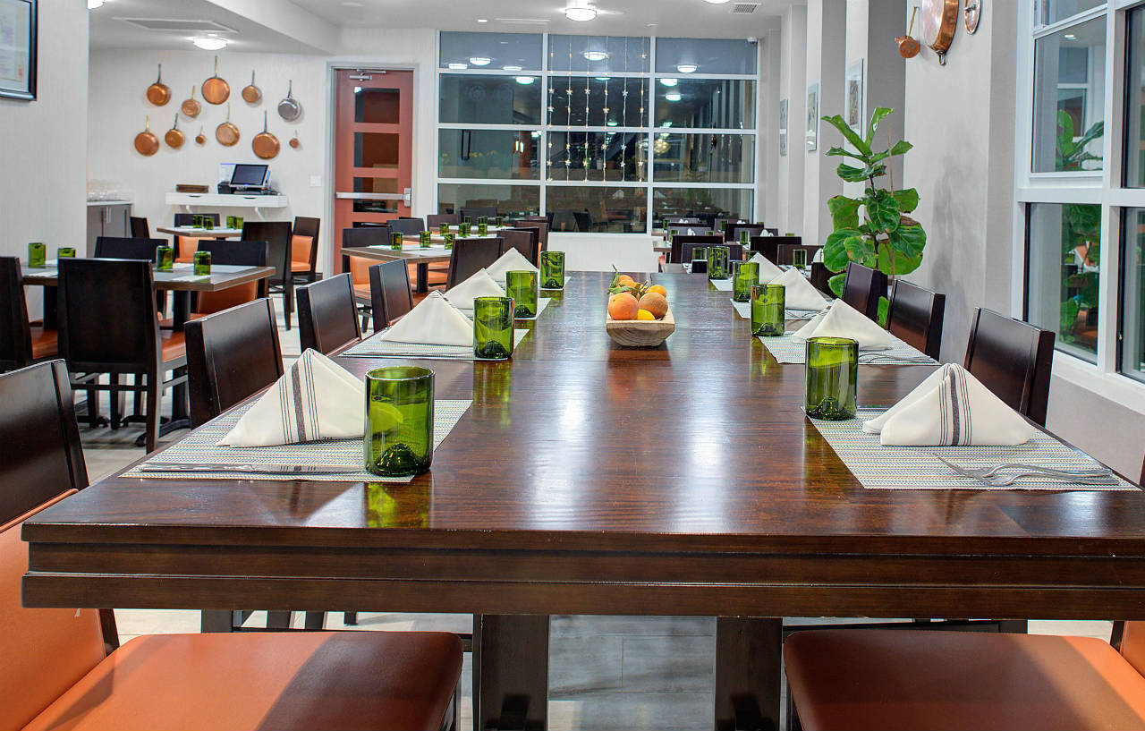 Holiday Inn Windsor - Wine Country By Ihg Exterior photo